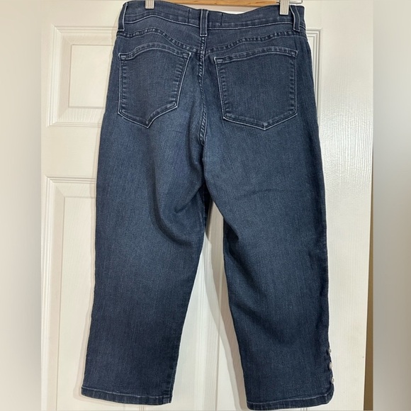 nydj capris size 6 Rhinestone hem detail stretchy - Picture 2 of 10